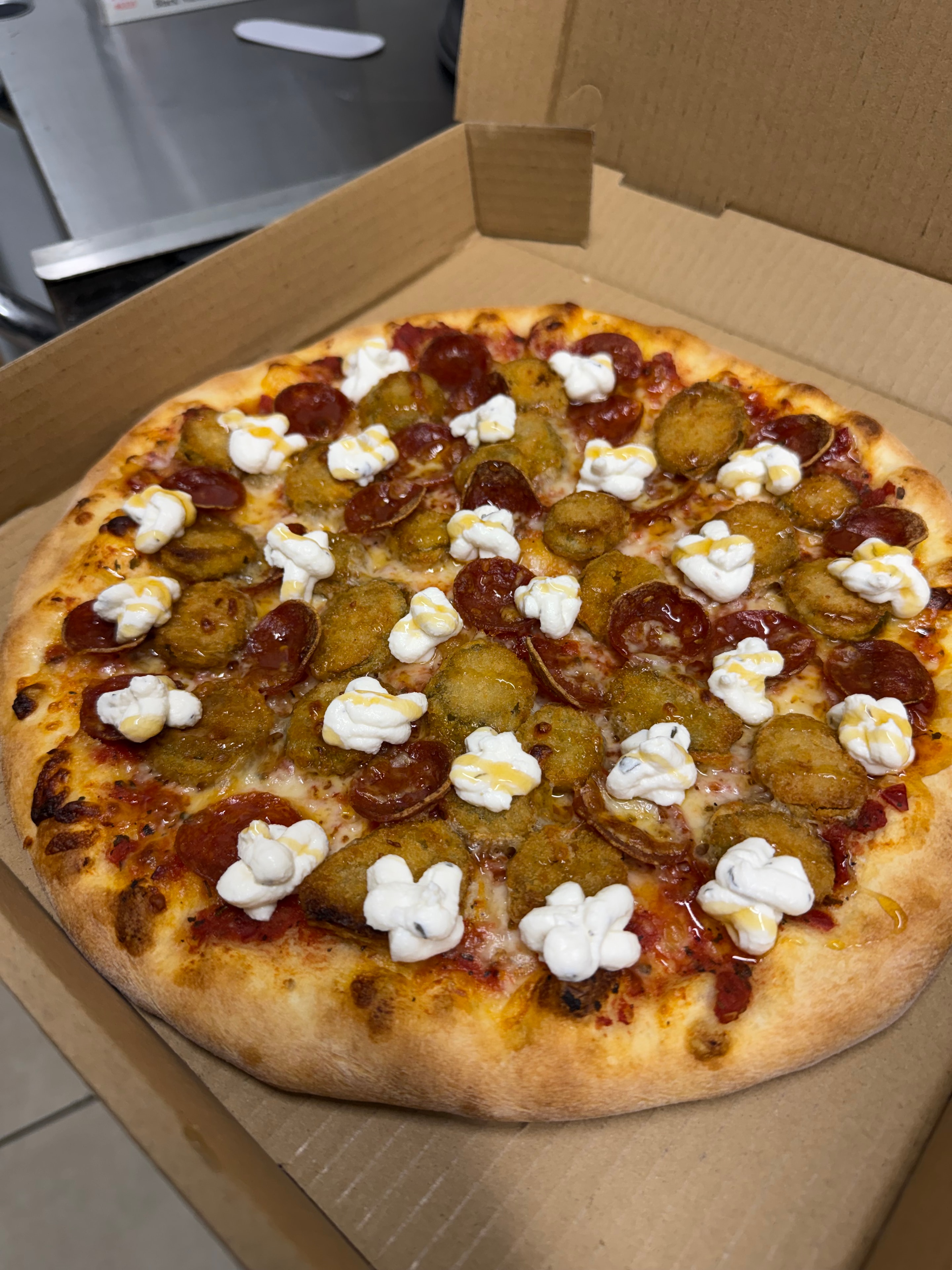 Por Vida Pizza specialty pie